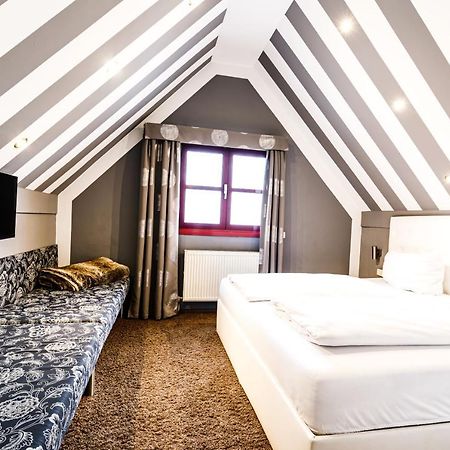 Arthotel Restaurant Pfeffermuehle Ingolstadt Bagian luar foto