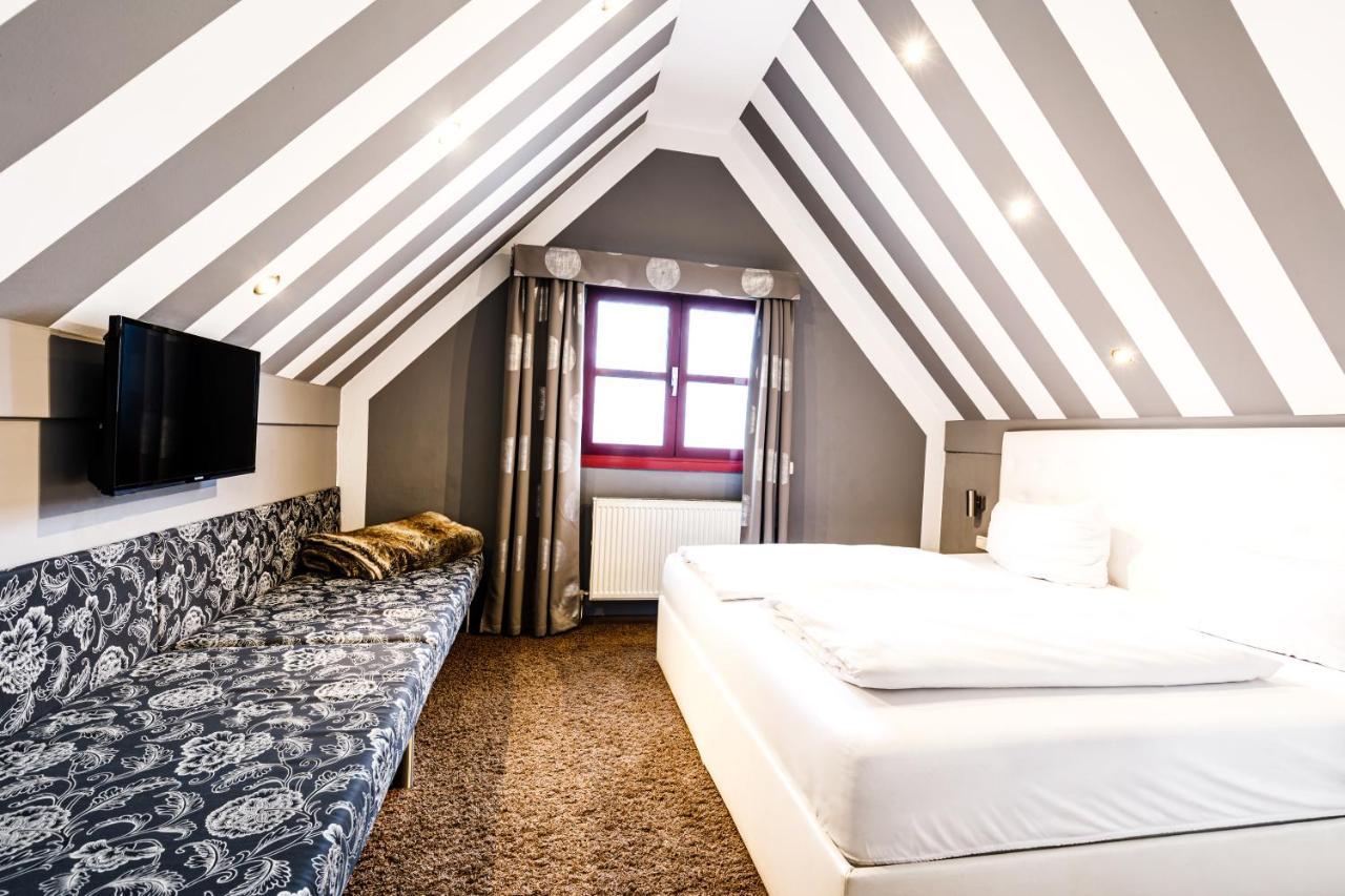 Arthotel Restaurant Pfeffermuehle Ingolstadt Bagian luar foto