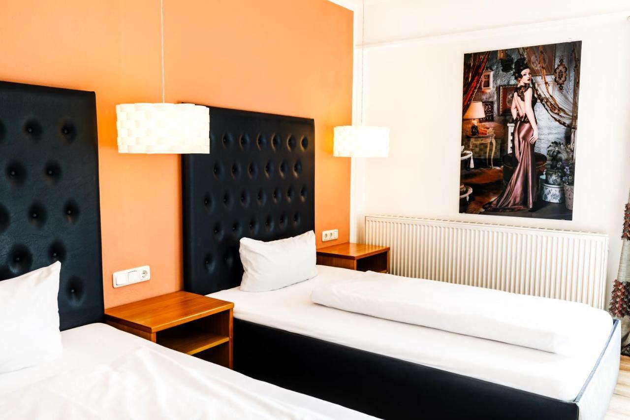 Arthotel Restaurant Pfeffermuehle Ingolstadt Bagian luar foto