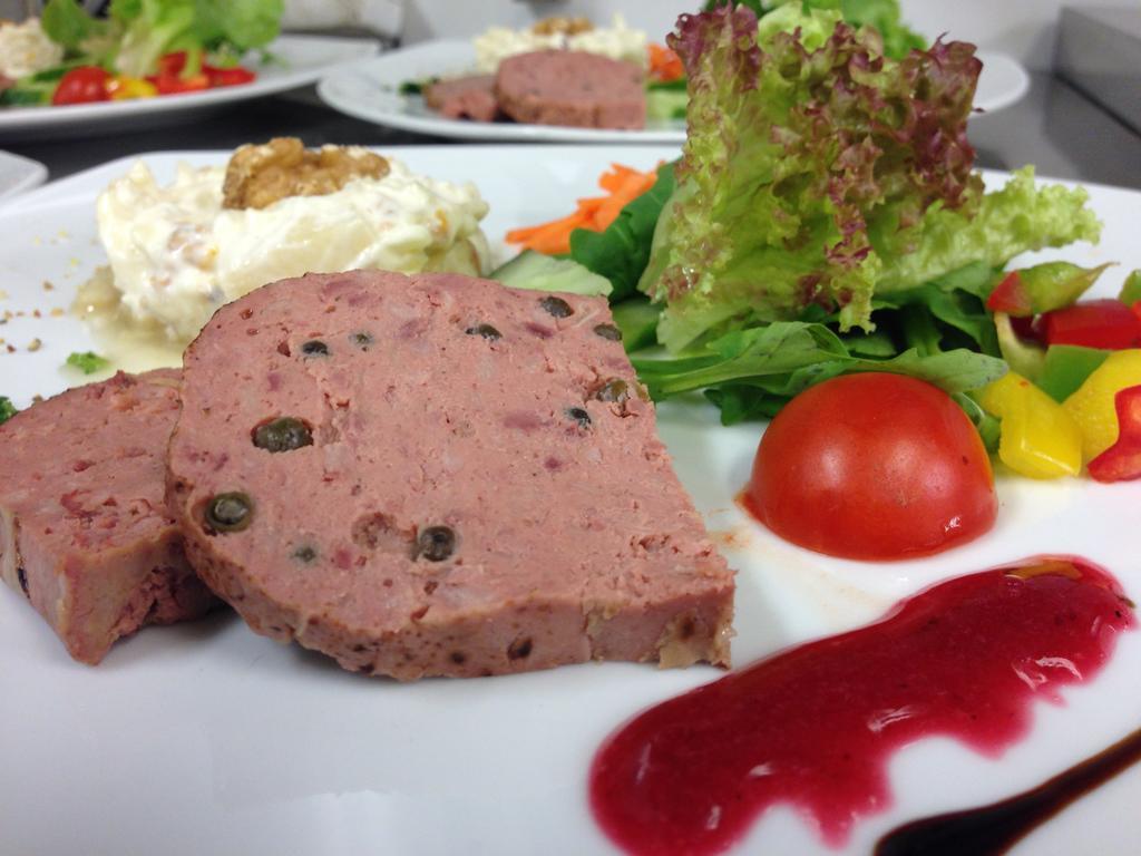 Arthotel Restaurant Pfeffermuehle Ingolstadt Bagian luar foto